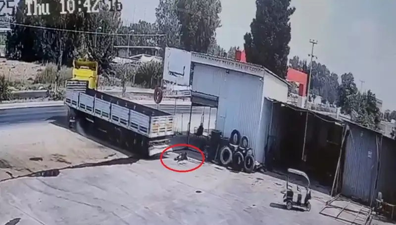 Korkunç Kaza: 16 Yaşındaki İşçi TIR'ın Altında Can Verdi