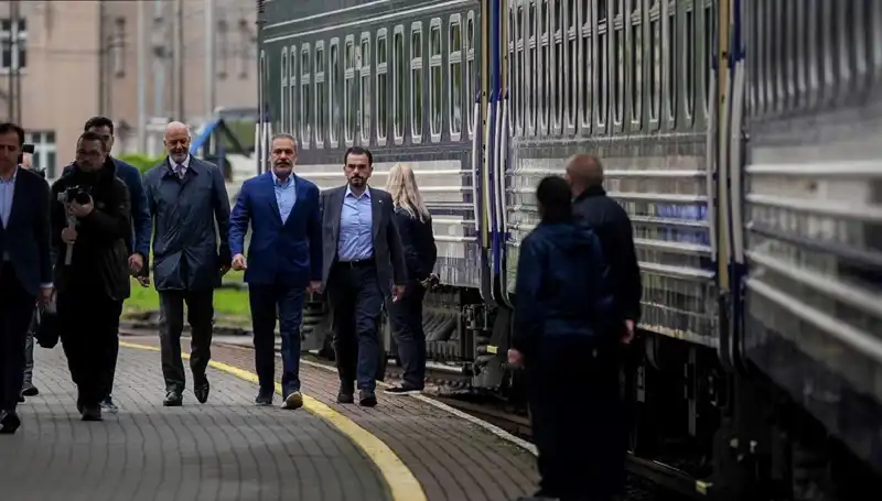 Dışişleri Bakanı Fidan, Ukrayna'da Sıcak Temaslar Gerçekleştirdi