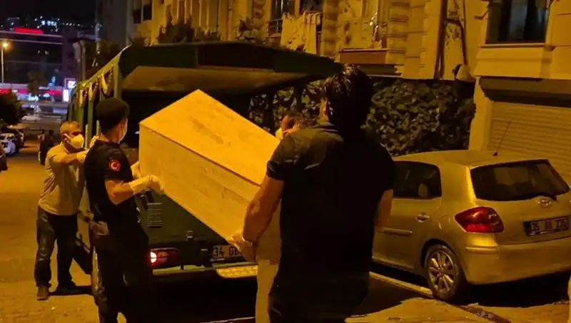 Esenyurt'ta Gizemli Kadın Ölümü, Yerel Halkı Şoke Etti
