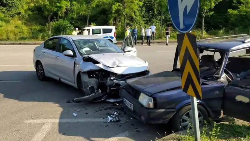 Görele'de Dehşet Anları: Sürücü Araç Camından Fırladı
