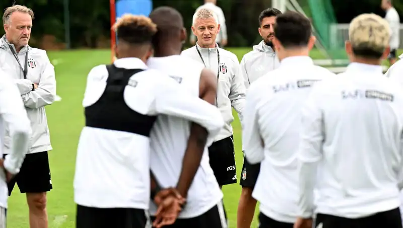 Solskjaer'den Şaşırtan Açıklama: Futbolculara Eleştiriler!
