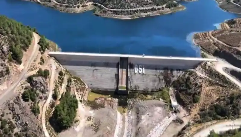 Çeşme'de Su Kesintileri Sona Erdi, Vatandaşlar Rahat Bir Nefes Aldı