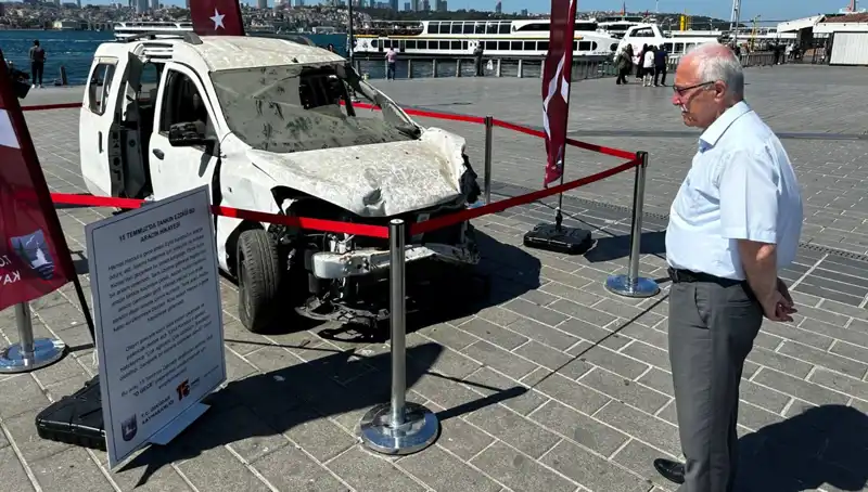 15 Temmuz'un Unutulmaz Anları: Tankın Ezdiği Araçlar Sergisi Açıldı
