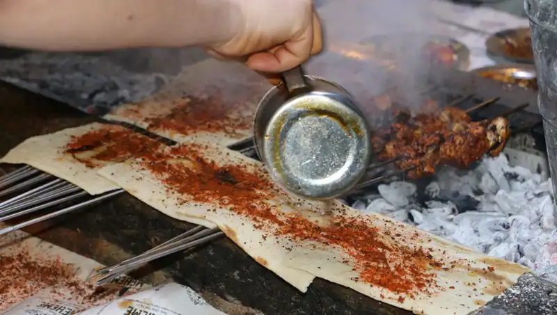 Bayramda 50 Ton Tescilli Ciğer Kebabı Tüketildi: Rekor Kırıldı!