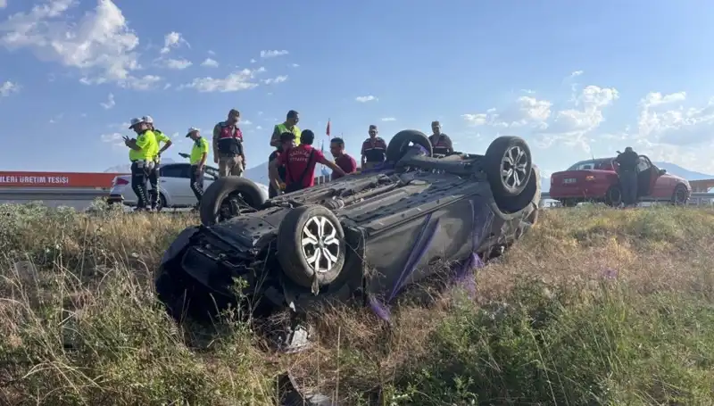 Nişan Töreninden Dönüşte Korkunç Kaza: 1 Ölü, 4 Yaralı!