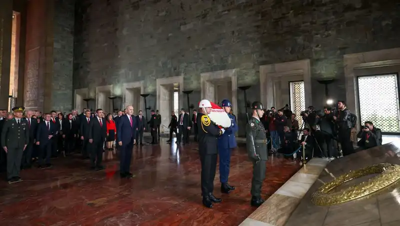 Devlet Erkanı Anıtkabir’i Ziyaret Etti: Anma Töreninde Duygusal Anlar Yaşandı