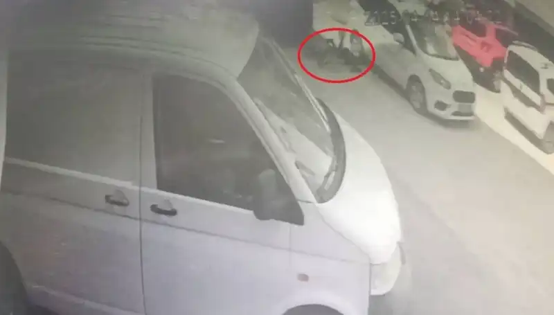 Bisiklet Sürücüsü Çocuk Direksiyon Hatasından Son Anda Kurtuldu