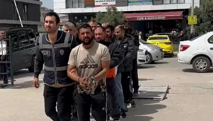 Edirne'de Yedi Firari Suçluya Eş Zamanlı Operasyon!