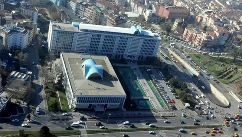 İBB Başkanlığı'na Vekalet Edecek İsim Merakla Bekleniyor