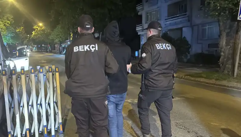 Edirne'de Düzensiz Göçmen Yakalama Operasyonu: 4 Kişi Sınır Dışı Edildi