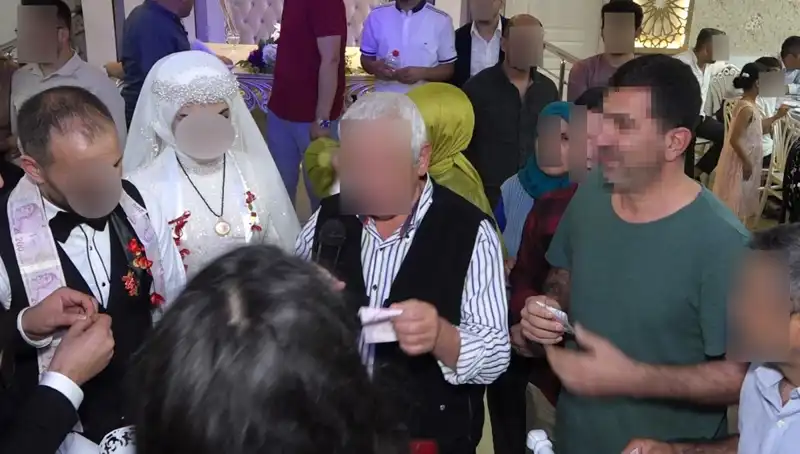Davetsiz Düğüne Giden Kadın, Pasta Yedikten Sonra Takıları Çaldı!