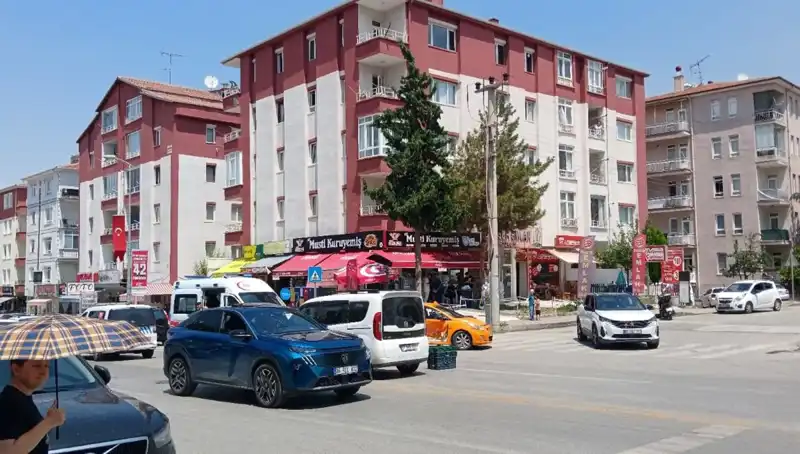 Taksi ve Otomobil Çarpıştı: Olayda Yaralılar ve Görgü Tanıkları Konuştu