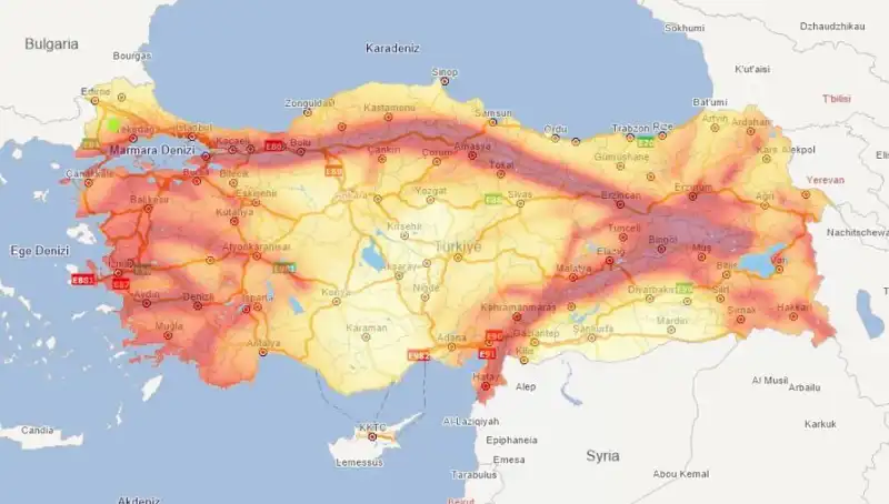 Türkiye'de Yaşadığınız Bölgedeki Deprem Riski: Diri Fay Haritası Açıklandı