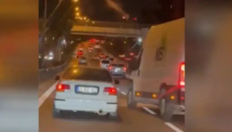 Tuzla'da Makas Terörü: Çarpıp Kaçan Sürücü Gözaltına Alındı!