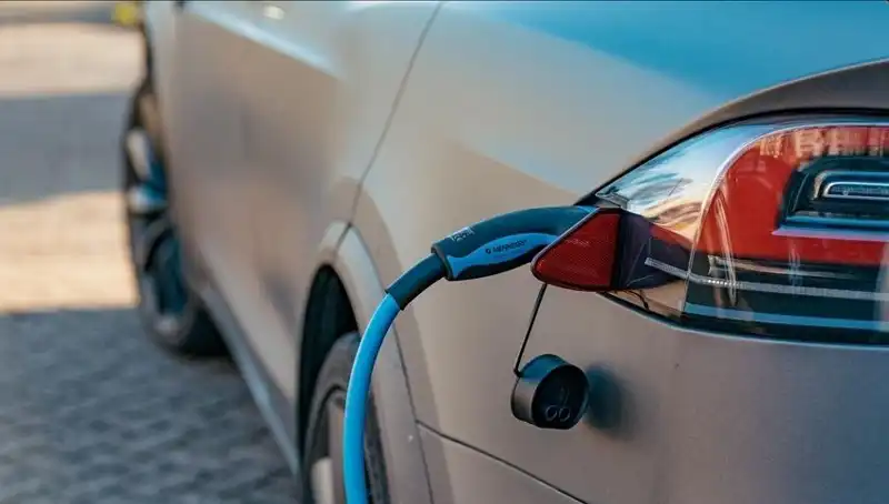 Elektrikli Araç Satışlarındaki Düşüş Nedenleri ve Gelecek Öngörüleri
