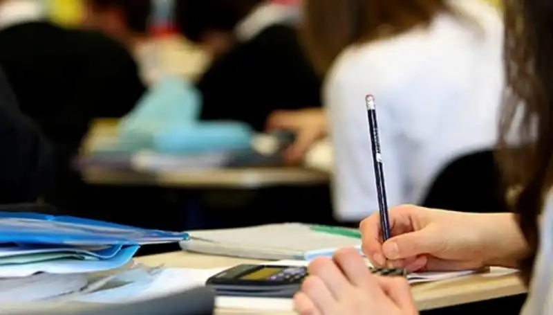 Üniversite Kontenjanlarında Düşüş: Gelecek Nesil Eğitimi Tehdit Altında mı?