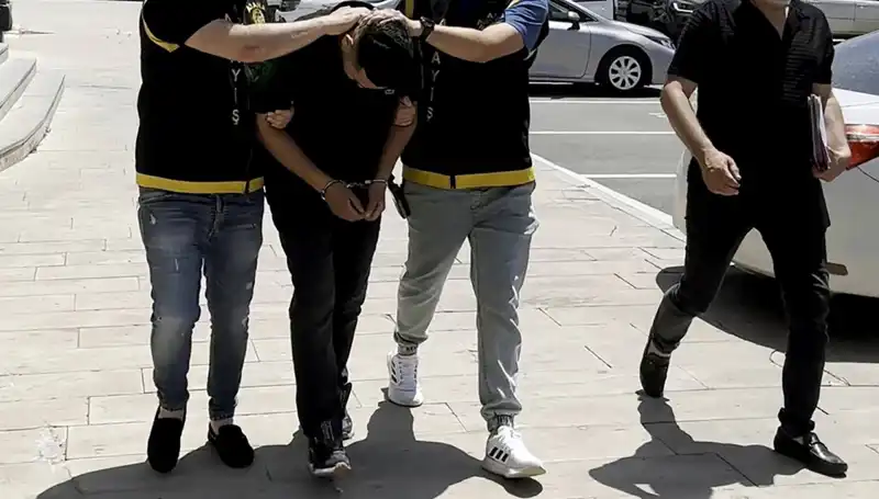 Mezarlıkta Gizli Hırsızlık: Suçüstü Yakalanan Şahıs Şoke Etti