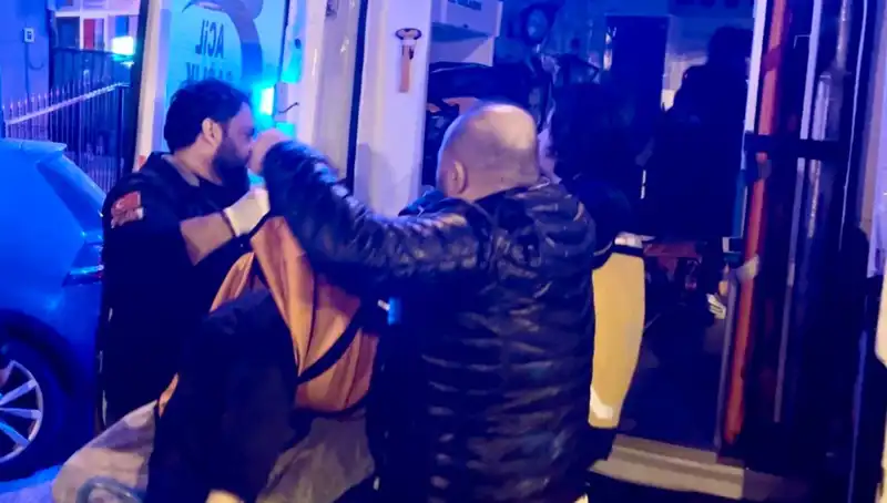 Tartışmanın Sonucu: Genç Kız Babasını Silahla Yaraladı