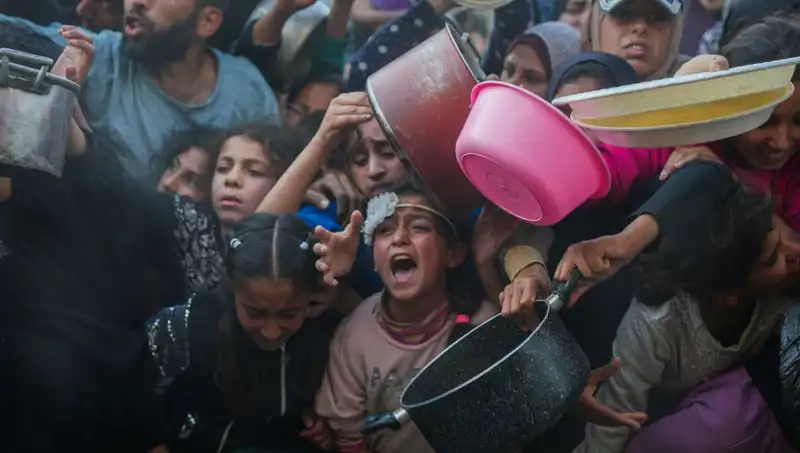Gazze'deki Açlık Krizi: Un Stokları Tükendi, Hayatlar Tehlikede!