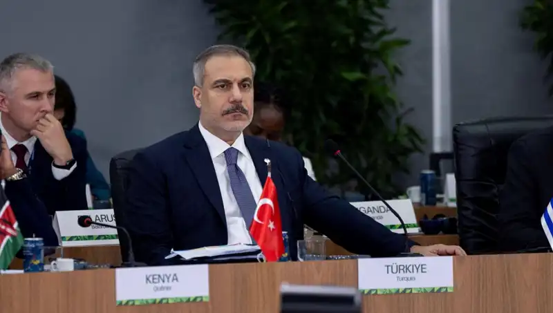 Bakan Fidan'dan BRICS Zirvesi'nde Yapay Zeka Uyarısı: Tedbir Alınmalı!