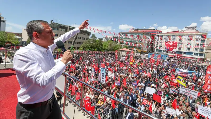 Özgür Özel'den Çarpıcı Açıklamalar: Silah Bırakma Çağrısı