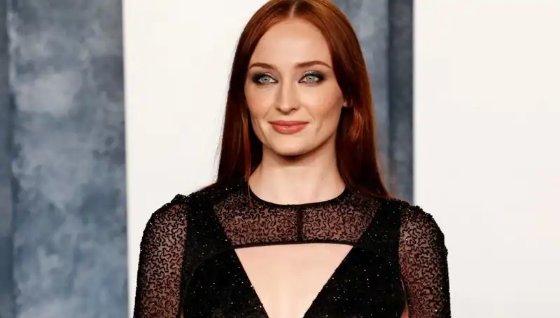 Game of Thrones'un Sophie Turner'ını Kızdıran Yorum: Neden Tepki Gösterdi?