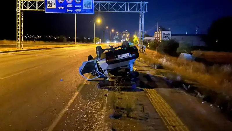 TIR'ın Sıkıştırdığı Otomobil Takla Attı: Trafik Kazası Sonrası Yaralı Var!