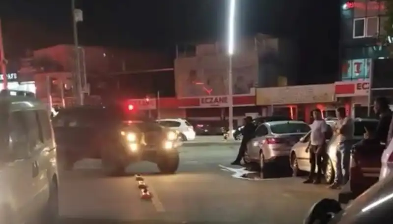 Kardeşini Bıçakla Yaralayan Annesini Kurtaran Cesur Genç: Gerçekler Ne?