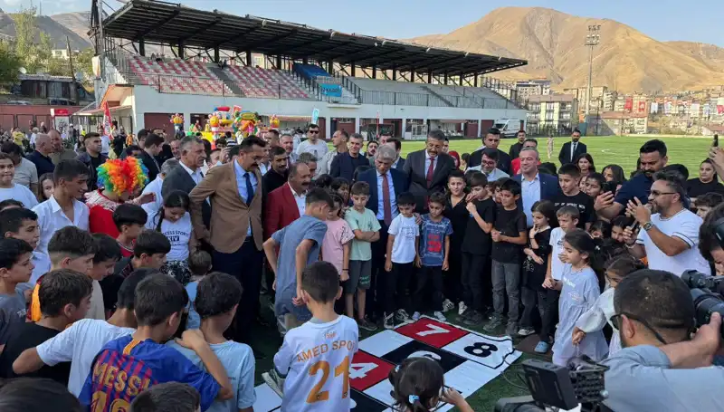 Hakkari'de Coşkulu Bir Anadolu Şenliği Başlıyor