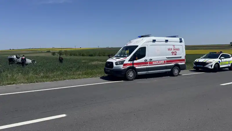 Edirne'de Korkunç Kaza! Otomobil Devrildi, Sürücü ve Eşi Yaralandı