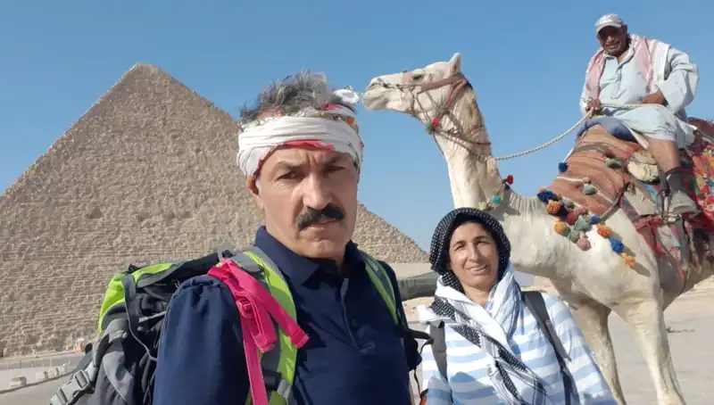 Şırnaklı Çiftin İneklerden Elde Ettiği Gezi Masrafları ile 6 Kıtada 40 Ülke