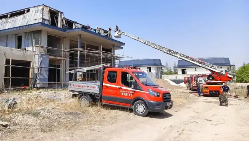Ankara Gölbaşı'nda Villalara Sıçrayan Yangın Panik Yarattı