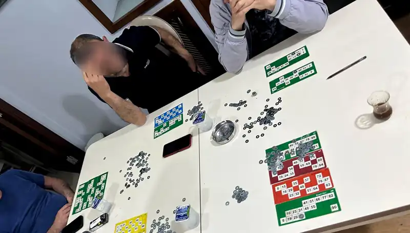 TikTok Canlı Yayınında Şaşkınlık: Polis Baskınında 22 Kişi Suçüstü Yakalandı!