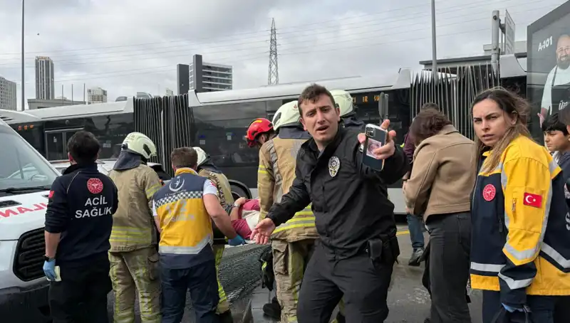 Metrobüs Kazası Şehri Sarsıyor: Ölü ve Yaralılar Var!