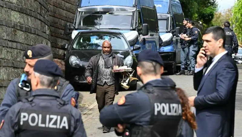 İran ve ABD, Roma'da Nükleer Müzakereleri için Kritik Bir Araya Geldi
