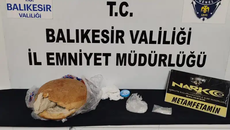 Ekmek İçinde Uyuşturucu Taşıyanlar Operasyonda Yakalandı
