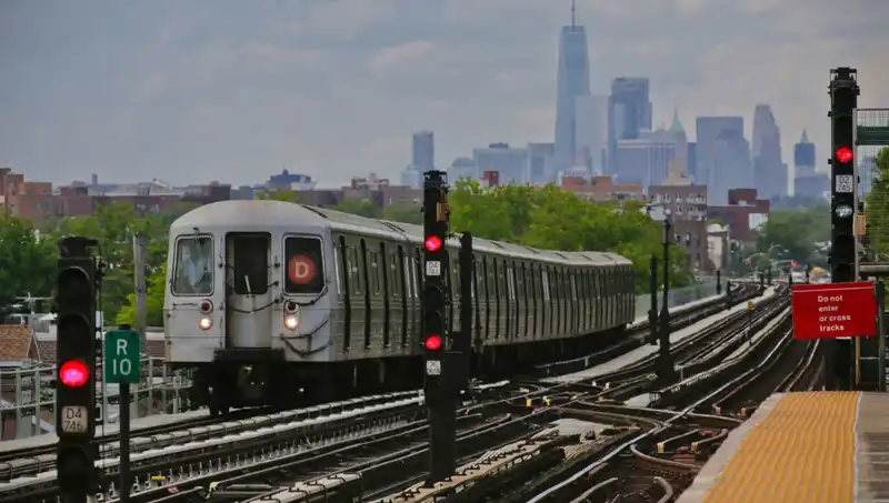 Metro Sörfü: 15 Yaşındaki Genç Hayatını Kaybetti