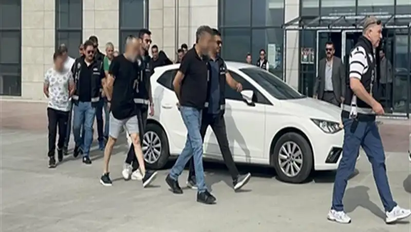 36 Bin Kişiyi Dolandıran Çeteden 10 Milyar Lira: Turizm Firması mı Organize Suç Mu?