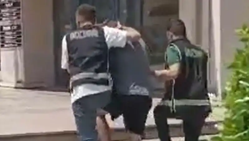 Sınırdışı Edilen Turist, Sahte Döviz İle Alışveriş Yapınca Yakalandı!