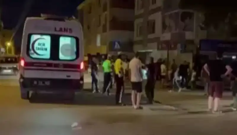 Alkollü Sürücü, Tartıştığı Yayaları Kamyonetle Ezdi: Şok Edici Olayın Detayları